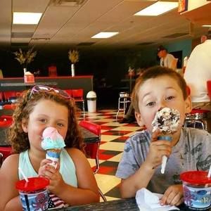 Meet your Posher, Peggie